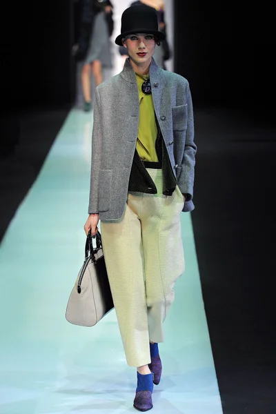 Look 3